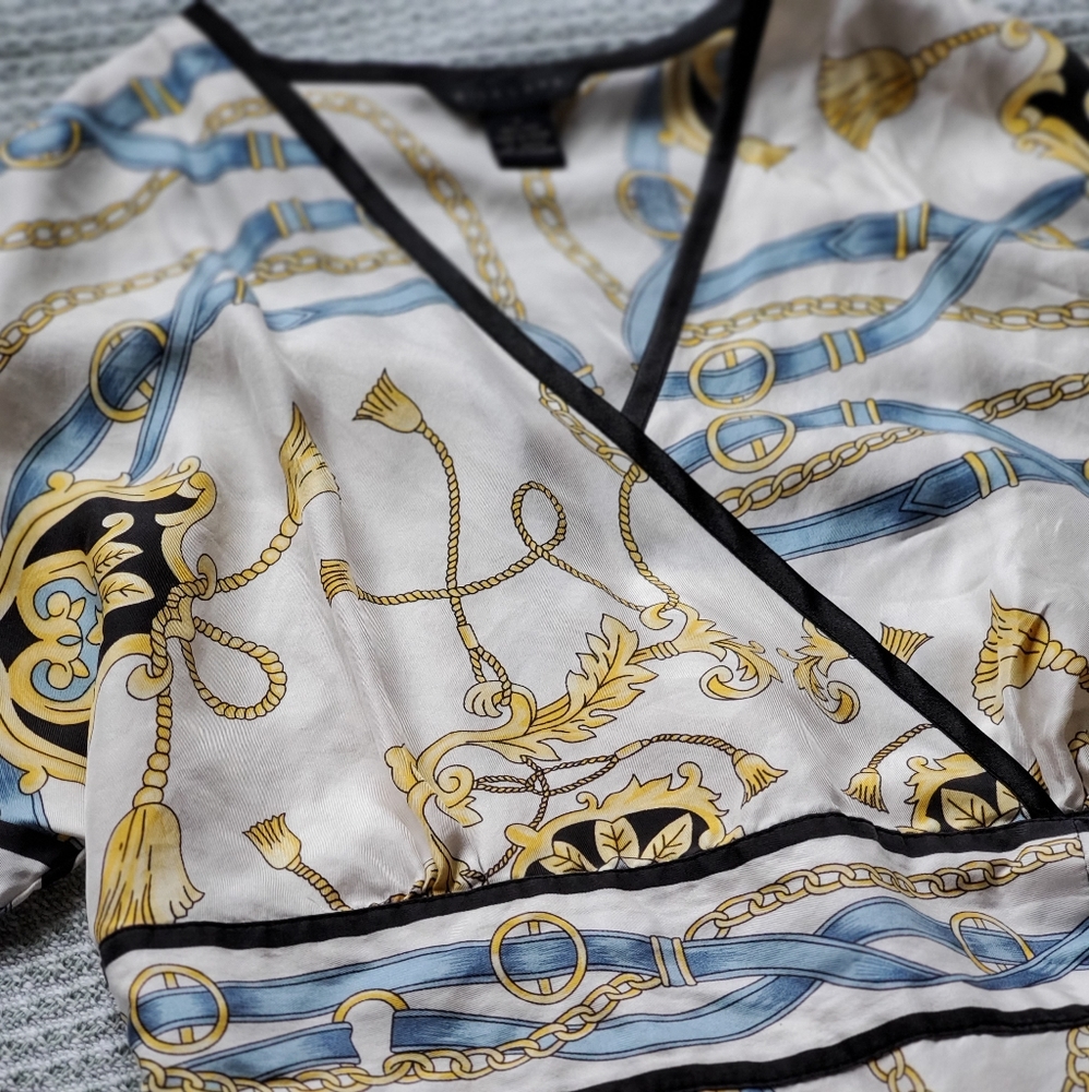 2 FOR 50💥Vintage 100% Silk Patterned Wrap Blouse